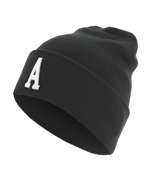 Čepice, kšiltovky - Černá beanie s písmenkem A-Z (10582)